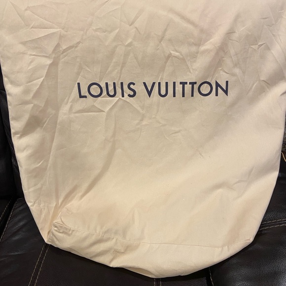 Louis Vuitton Sirius 70 Paid $2779.50 - Picture 5 of 5
